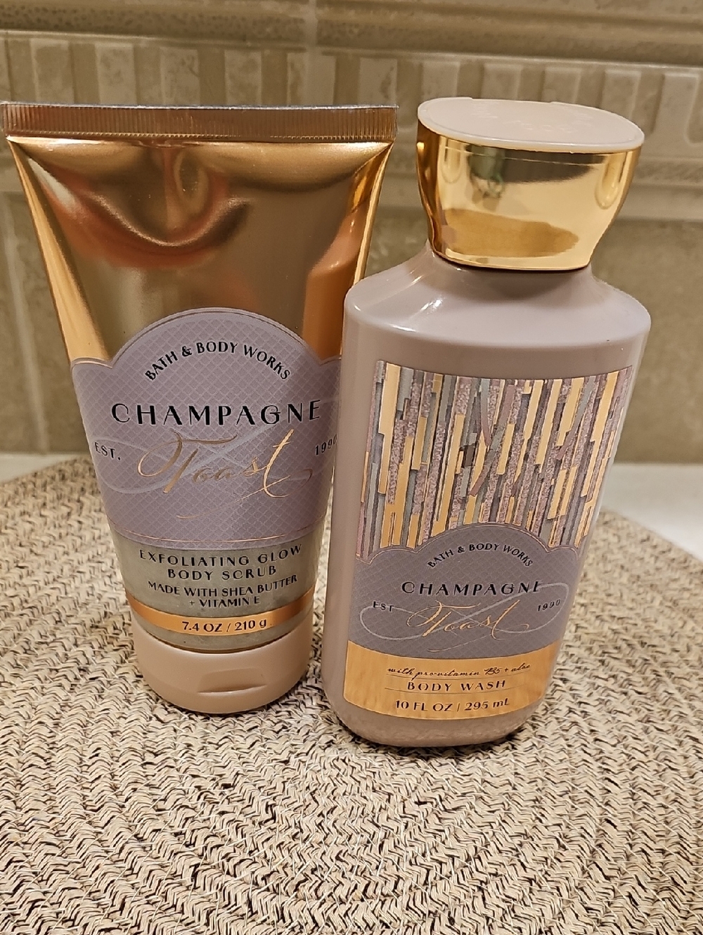 Bath & Body Works Champagne Toast Exfoliating Glow Body Scrub And Body Wash